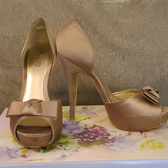Silky Aldo stilettos - Picture 1 of 2